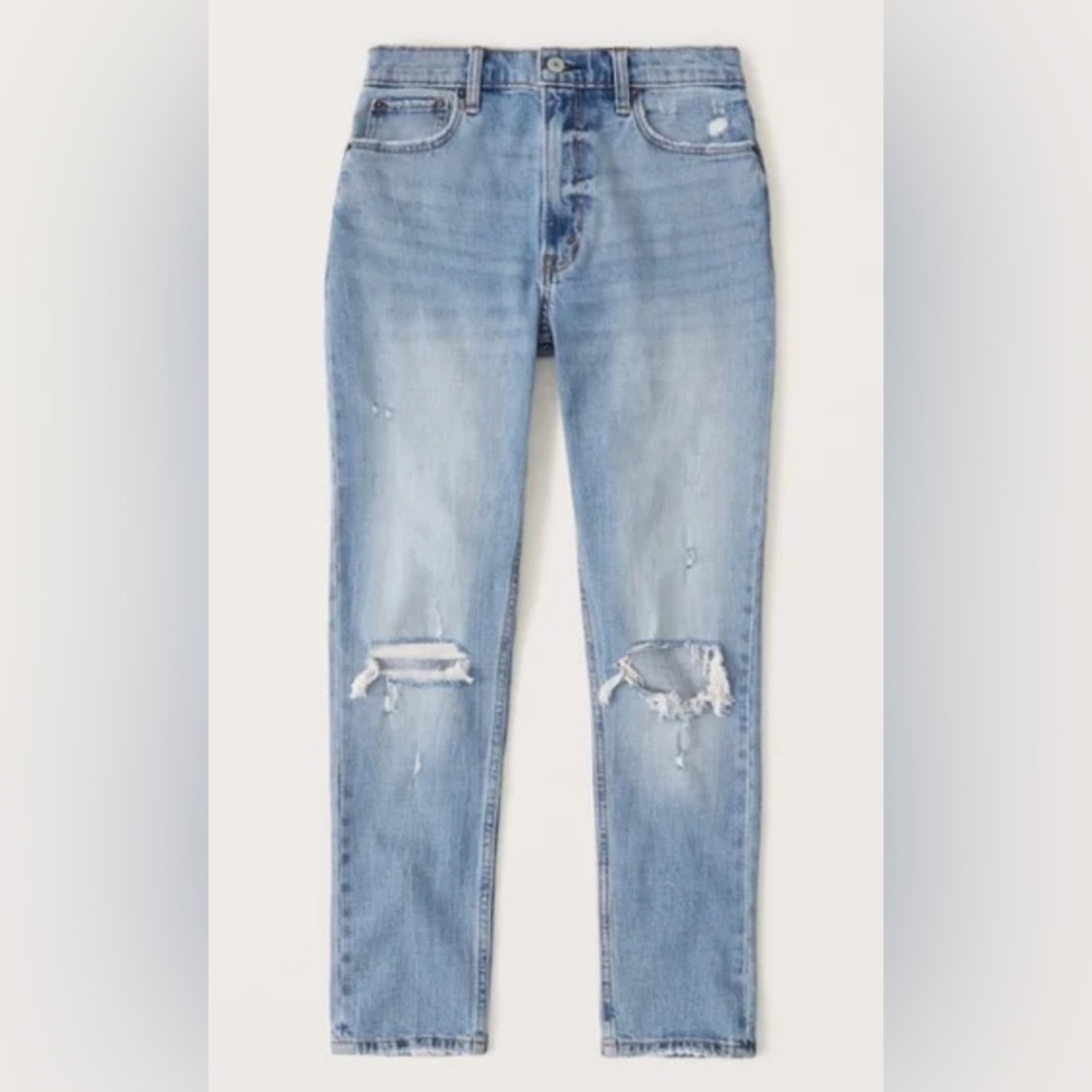NWT - A&F The Skinny High Rise Jeans in Light Ripped Wash - Size 37/24